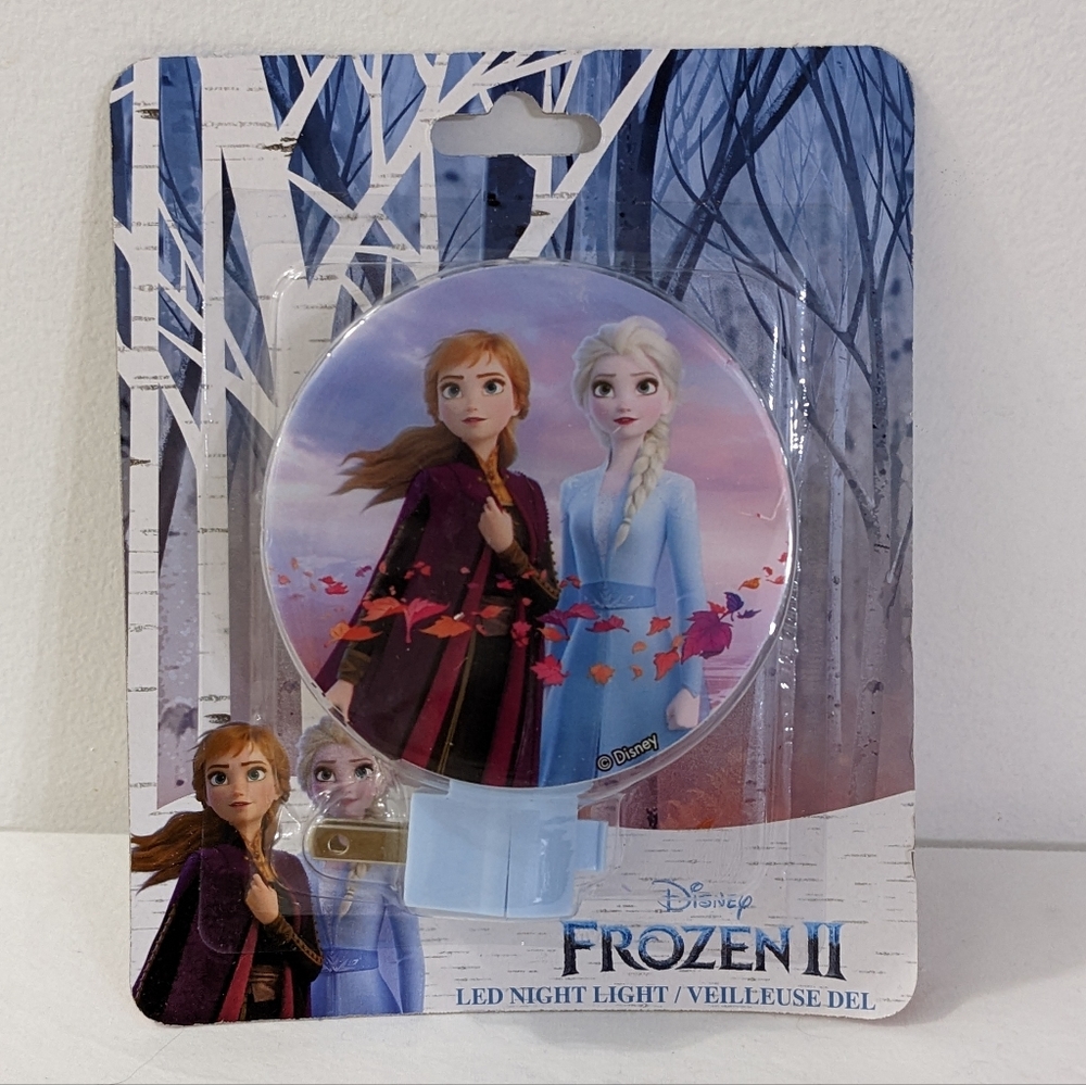 Disney Frozen Elsa & Anna Enchanted Forest LED Rotary Night Light , NEW